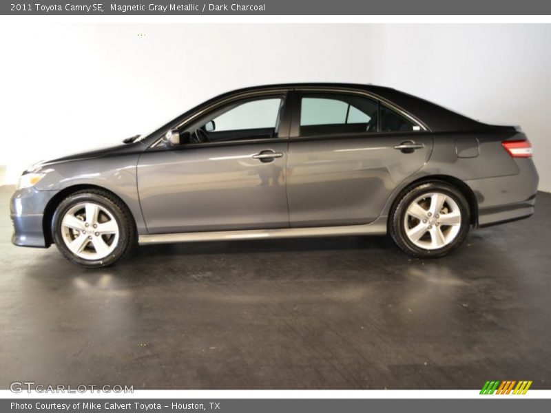Magnetic Gray Metallic / Dark Charcoal 2011 Toyota Camry SE