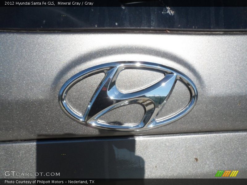 Mineral Gray / Gray 2012 Hyundai Santa Fe GLS