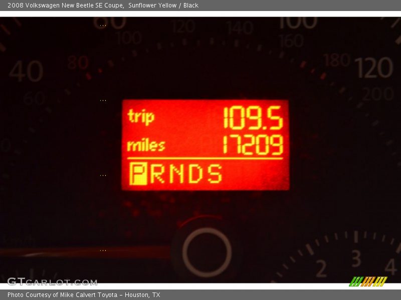 Sunflower Yellow / Black 2008 Volkswagen New Beetle SE Coupe