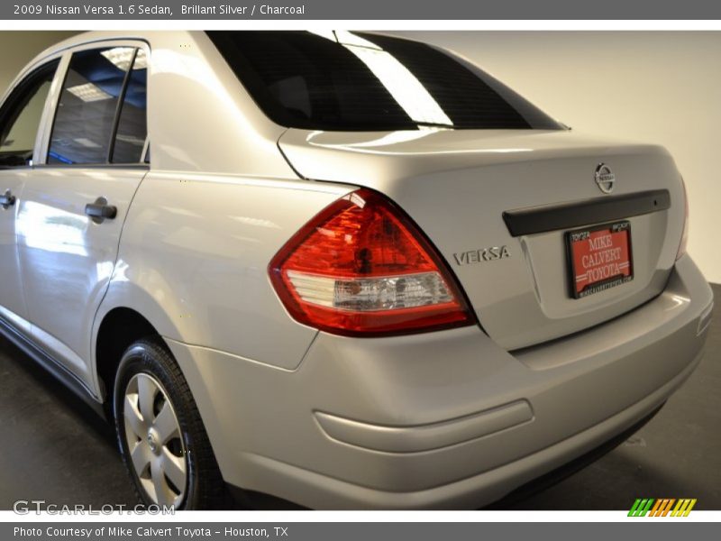 Brillant Silver / Charcoal 2009 Nissan Versa 1.6 Sedan