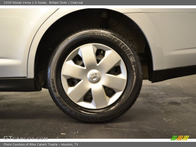 Brillant Silver / Charcoal 2009 Nissan Versa 1.6 Sedan