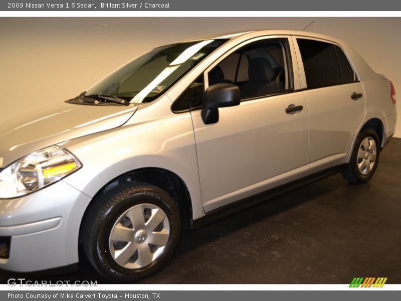 Brillant Silver / Charcoal 2009 Nissan Versa 1.6 Sedan