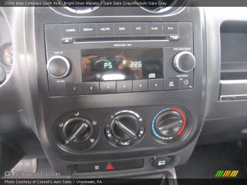 Bright Silver Metallic / Dark Slate Gray/Medium Slate Gray 2009 Jeep Compass Sport 4x4