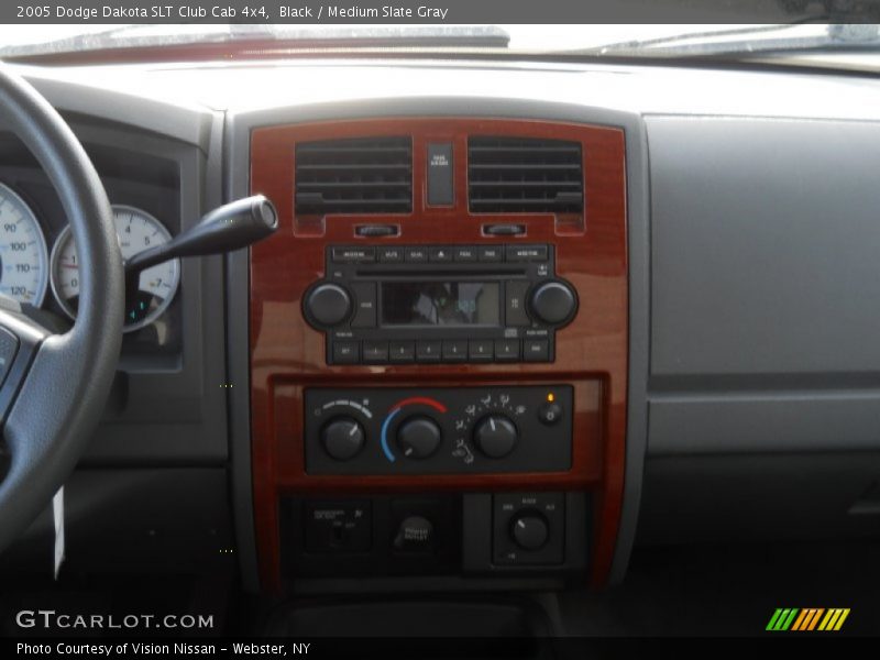 Black / Medium Slate Gray 2005 Dodge Dakota SLT Club Cab 4x4