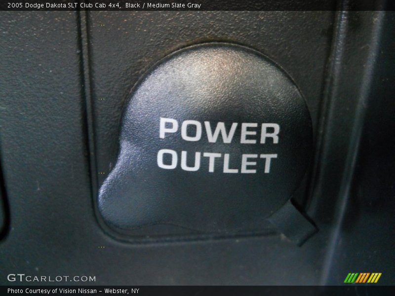 Black / Medium Slate Gray 2005 Dodge Dakota SLT Club Cab 4x4