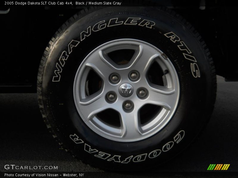 Black / Medium Slate Gray 2005 Dodge Dakota SLT Club Cab 4x4