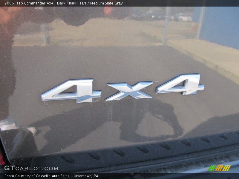 Dark Khaki Pearl / Medium Slate Gray 2006 Jeep Commander 4x4