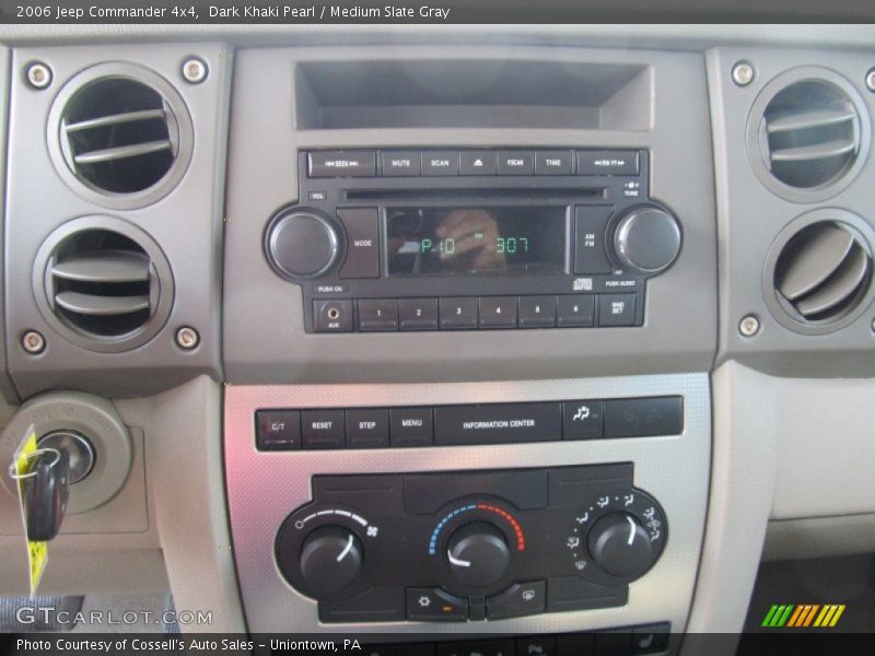 Dark Khaki Pearl / Medium Slate Gray 2006 Jeep Commander 4x4
