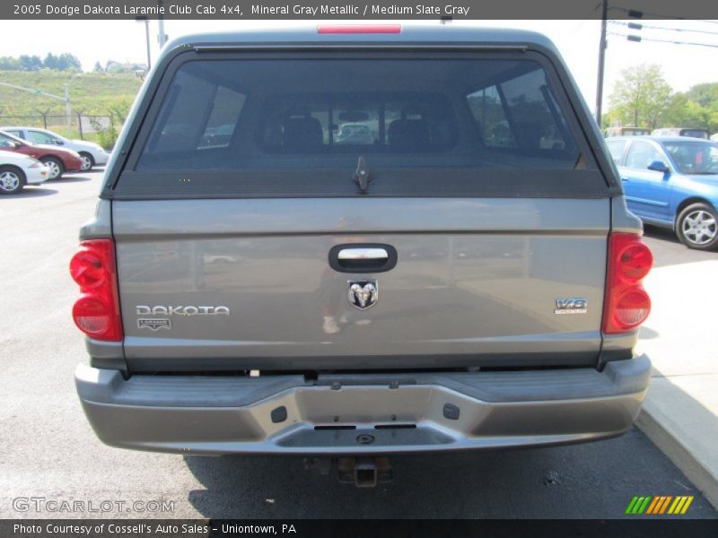 Mineral Gray Metallic / Medium Slate Gray 2005 Dodge Dakota Laramie Club Cab 4x4