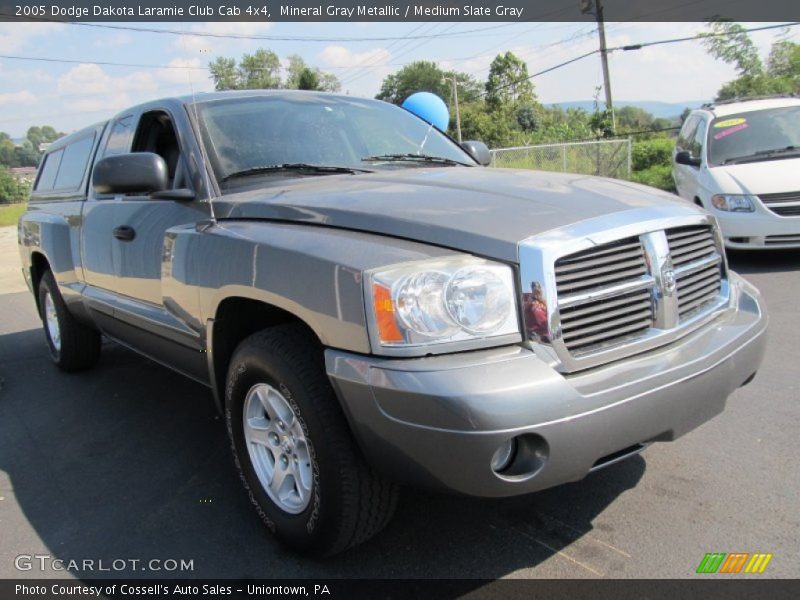 Mineral Gray Metallic / Medium Slate Gray 2005 Dodge Dakota Laramie Club Cab 4x4