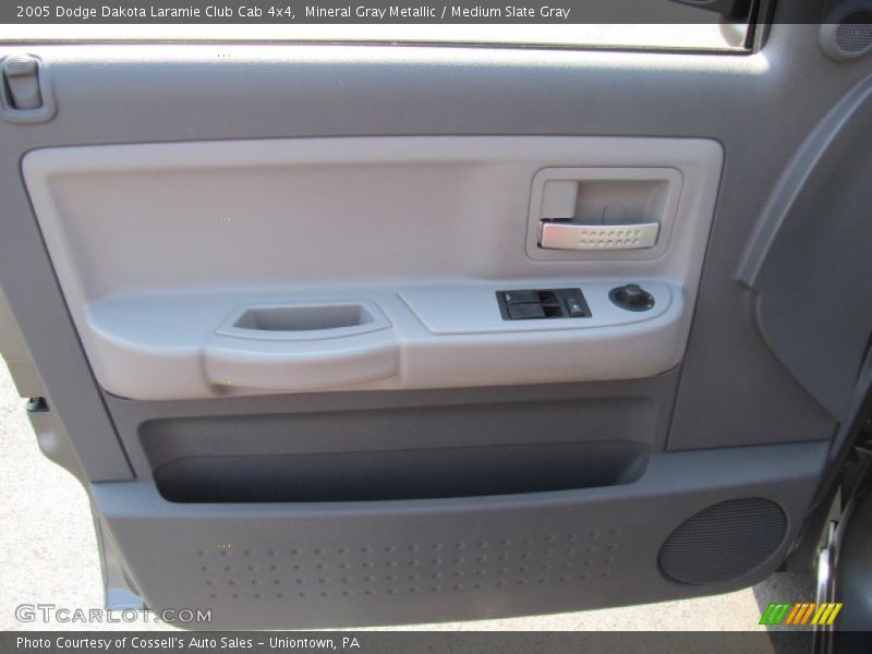 Mineral Gray Metallic / Medium Slate Gray 2005 Dodge Dakota Laramie Club Cab 4x4