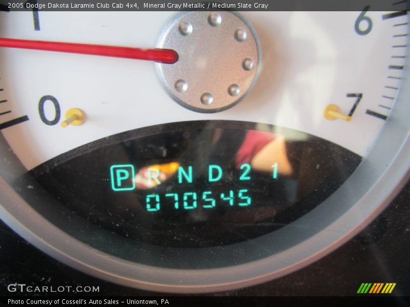 Mineral Gray Metallic / Medium Slate Gray 2005 Dodge Dakota Laramie Club Cab 4x4