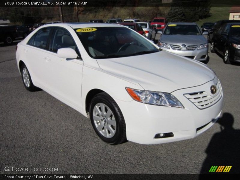 Super White / Ash 2009 Toyota Camry XLE V6