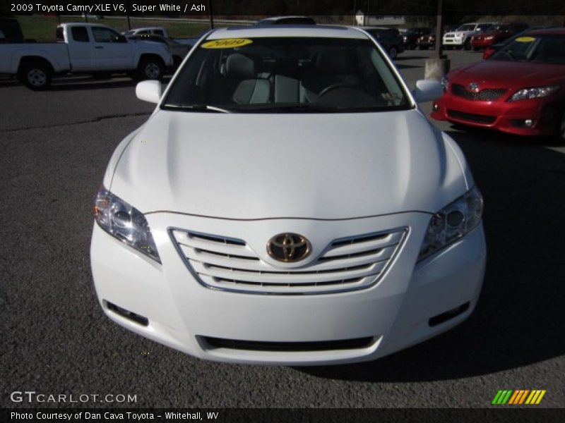Super White / Ash 2009 Toyota Camry XLE V6