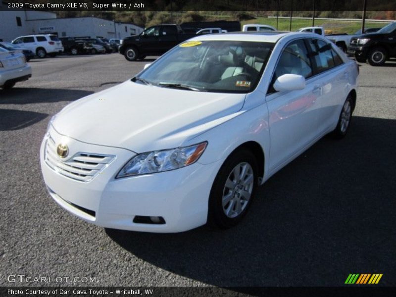 Super White / Ash 2009 Toyota Camry XLE V6