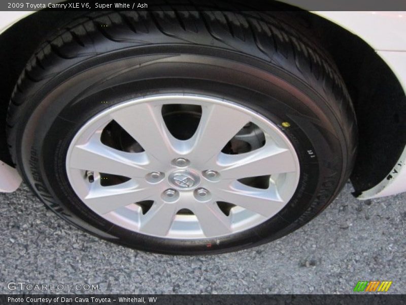 Super White / Ash 2009 Toyota Camry XLE V6