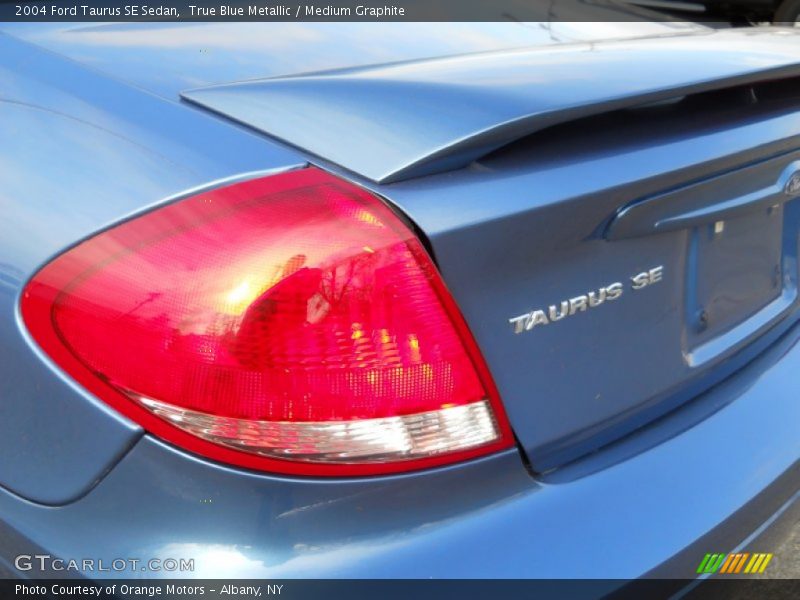 True Blue Metallic / Medium Graphite 2004 Ford Taurus SE Sedan