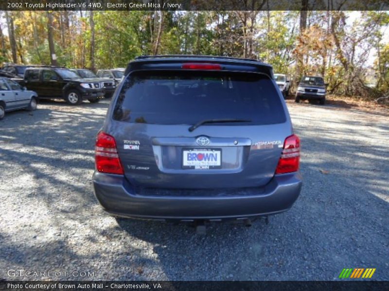 Electric Green Mica / Ivory 2002 Toyota Highlander V6 4WD