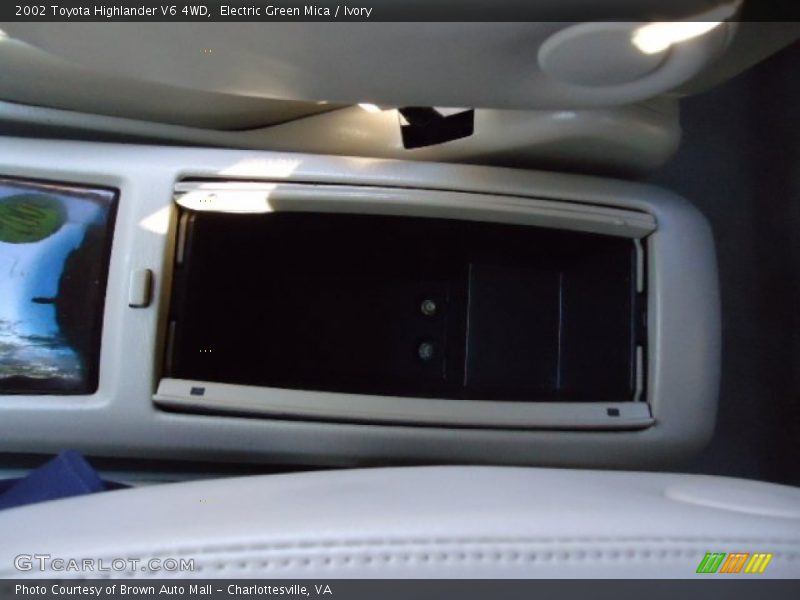 Electric Green Mica / Ivory 2002 Toyota Highlander V6 4WD