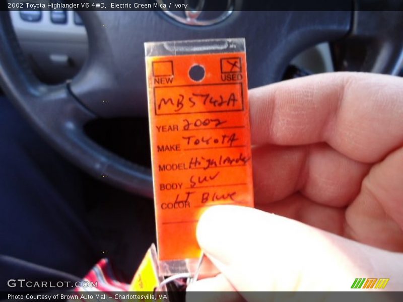 Electric Green Mica / Ivory 2002 Toyota Highlander V6 4WD