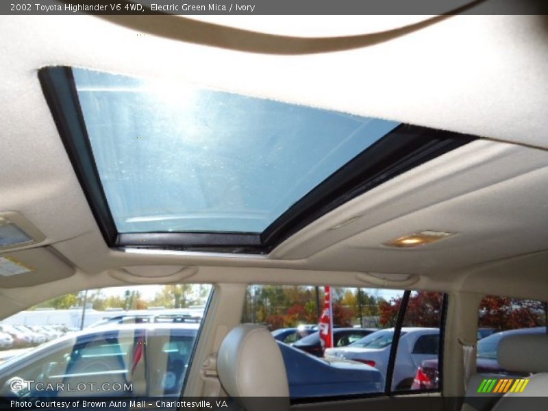 Electric Green Mica / Ivory 2002 Toyota Highlander V6 4WD