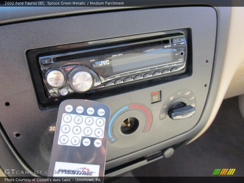 Spruce Green Metallic / Medium Parchment 2002 Ford Taurus SES