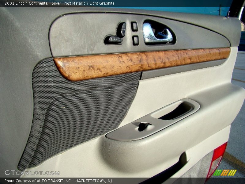 Silver Frost Metallic / Light Graphite 2001 Lincoln Continental