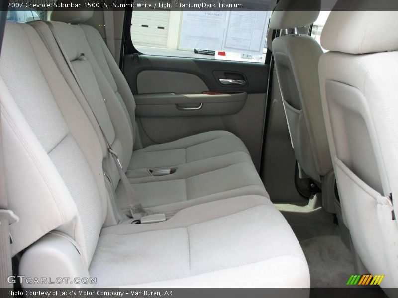 Summit White / Light Titanium/Dark Titanium 2007 Chevrolet Suburban 1500 LS
