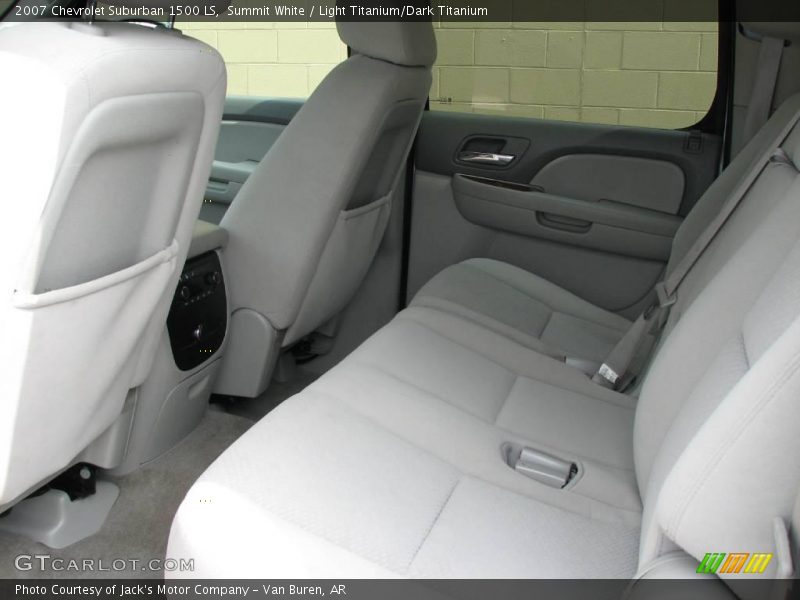 Summit White / Light Titanium/Dark Titanium 2007 Chevrolet Suburban 1500 LS