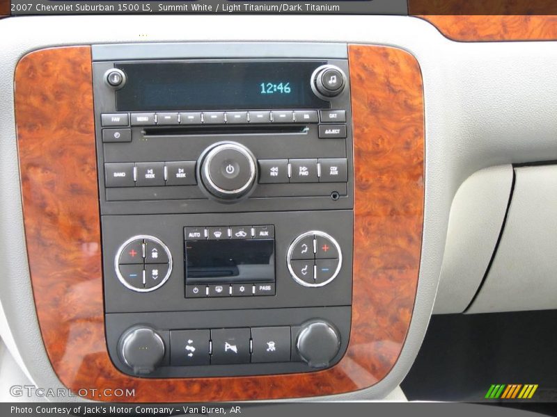Summit White / Light Titanium/Dark Titanium 2007 Chevrolet Suburban 1500 LS