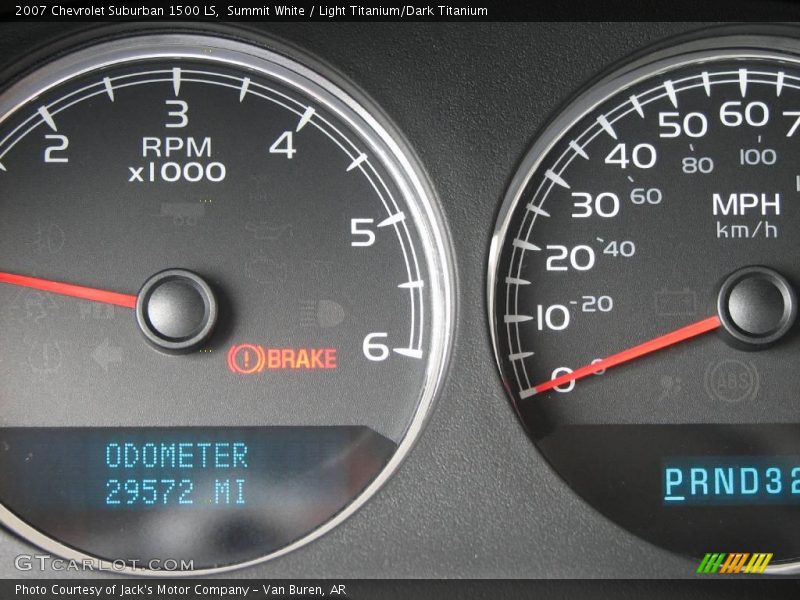 Summit White / Light Titanium/Dark Titanium 2007 Chevrolet Suburban 1500 LS