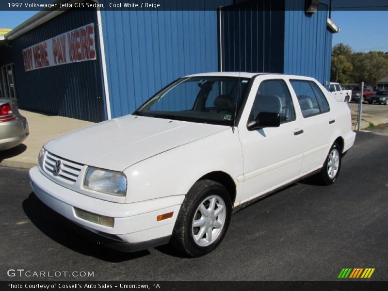 Cool White / Beige 1997 Volkswagen Jetta GLS Sedan