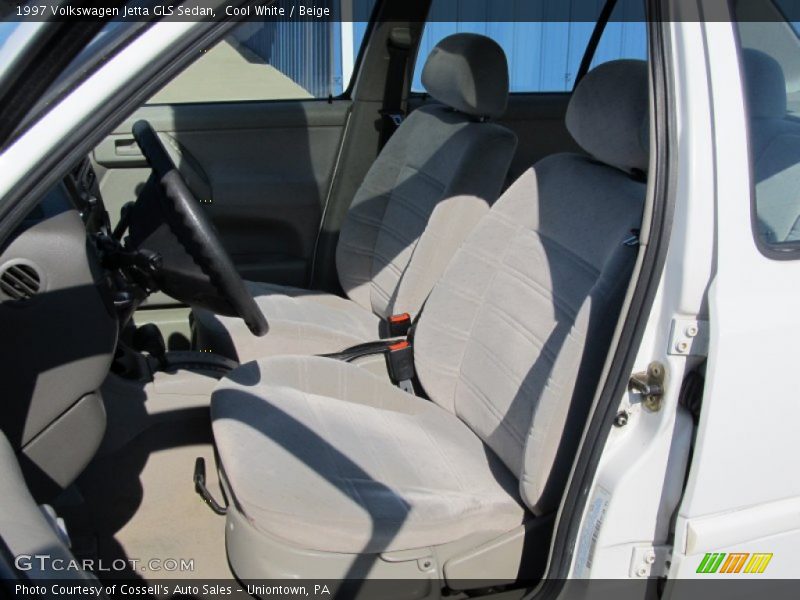 Cool White / Beige 1997 Volkswagen Jetta GLS Sedan