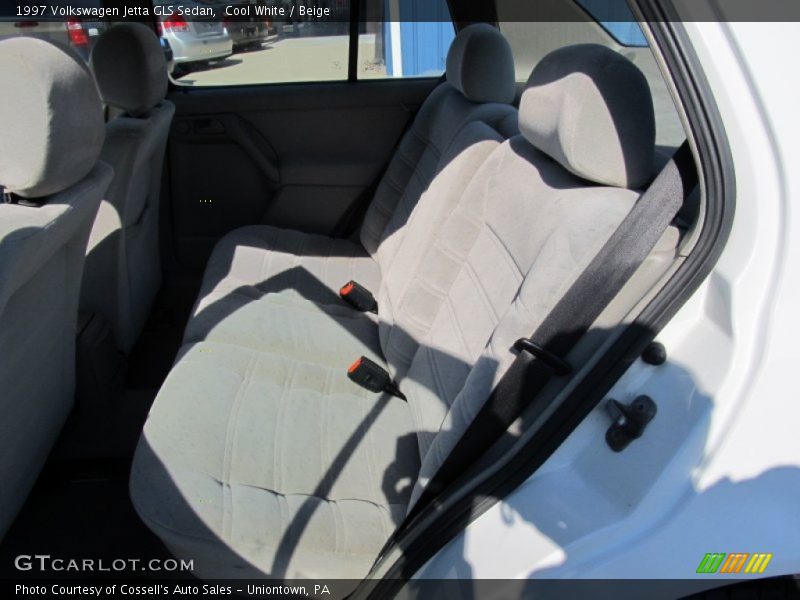 Cool White / Beige 1997 Volkswagen Jetta GLS Sedan