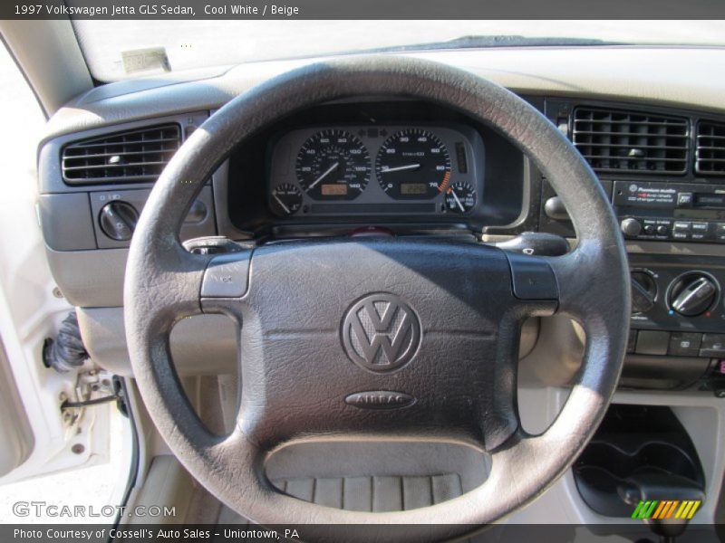 Cool White / Beige 1997 Volkswagen Jetta GLS Sedan