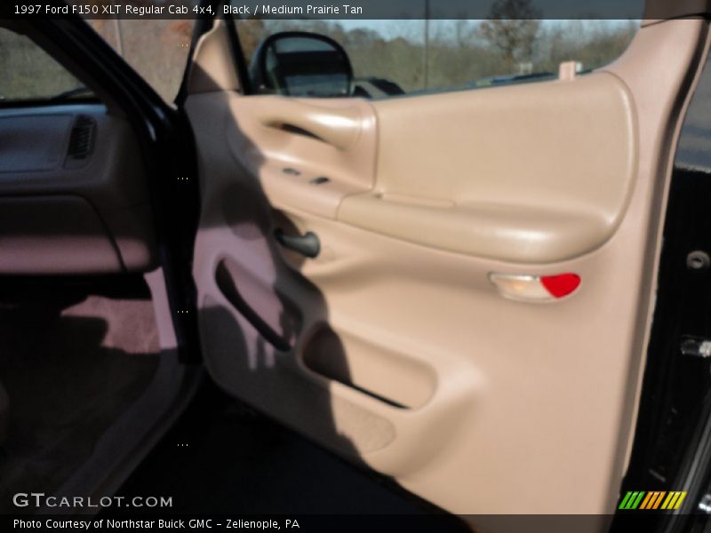 Black / Medium Prairie Tan 1997 Ford F150 XLT Regular Cab 4x4