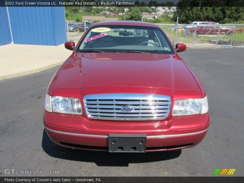 Matador Red Metallic / Medium Parchment 2002 Ford Crown Victoria LX