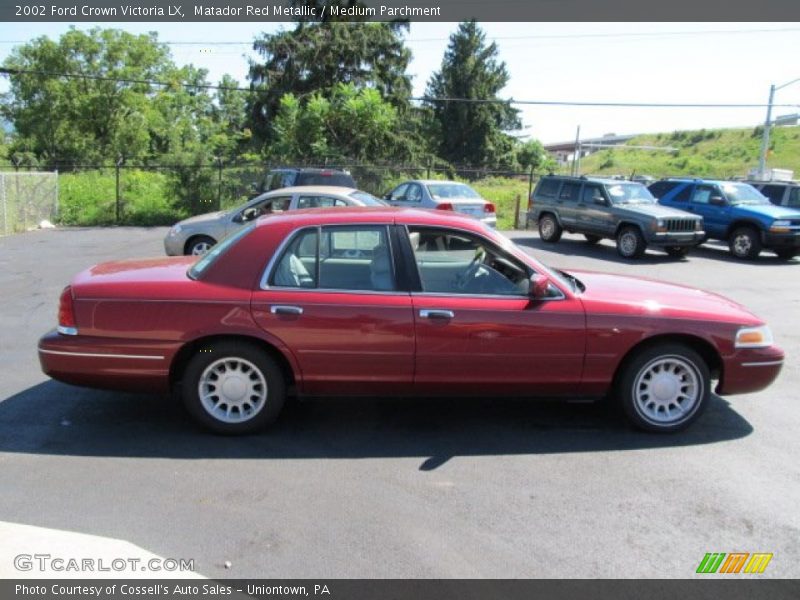 Matador Red Metallic / Medium Parchment 2002 Ford Crown Victoria LX