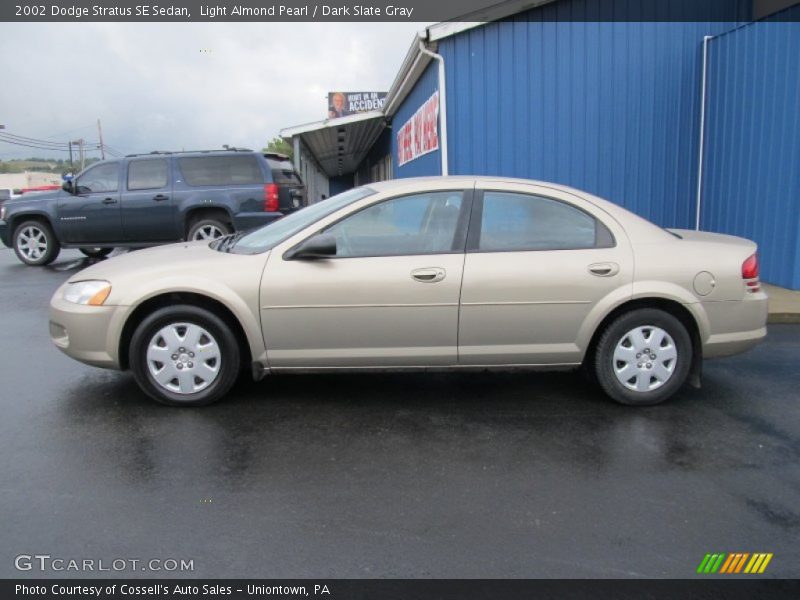 Light Almond Pearl / Dark Slate Gray 2002 Dodge Stratus SE Sedan