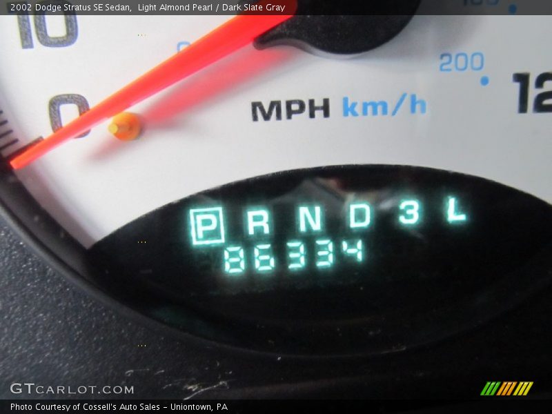Light Almond Pearl / Dark Slate Gray 2002 Dodge Stratus SE Sedan
