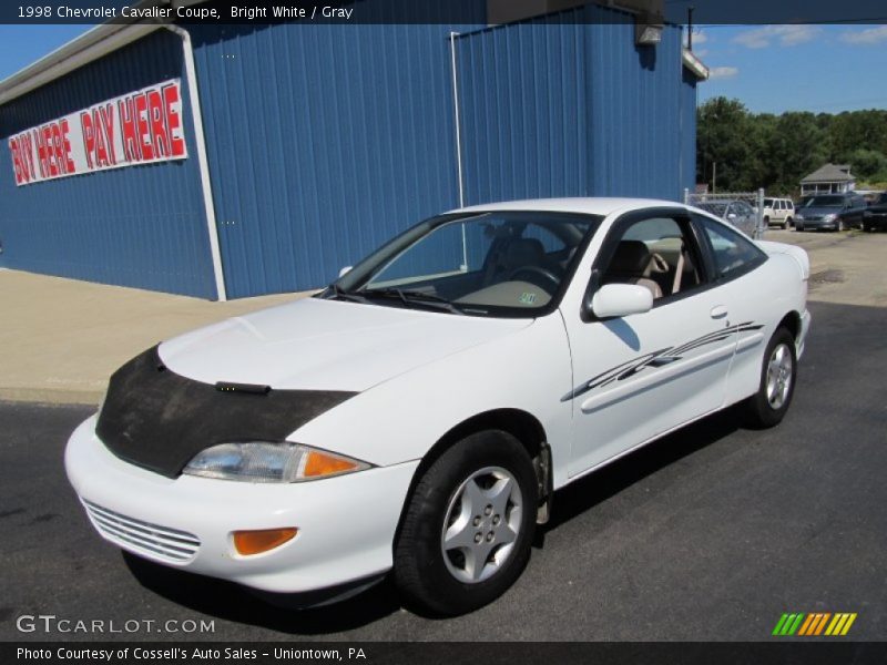 Bright White / Gray 1998 Chevrolet Cavalier Coupe