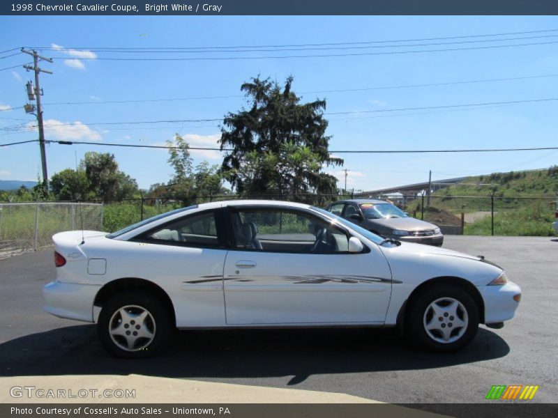 Bright White / Gray 1998 Chevrolet Cavalier Coupe