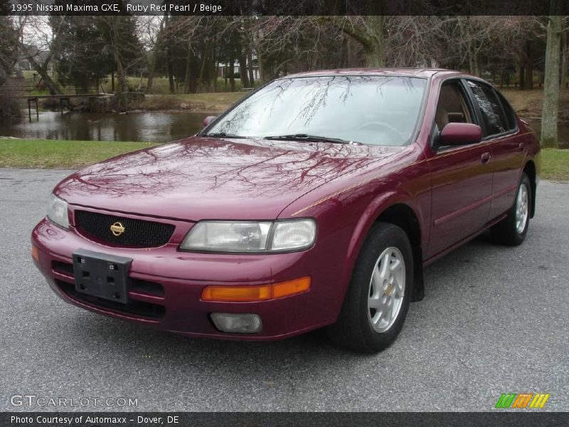 Ruby Red Pearl / Beige 1995 Nissan Maxima GXE