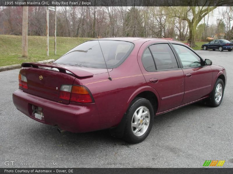 Ruby Red Pearl / Beige 1995 Nissan Maxima GXE