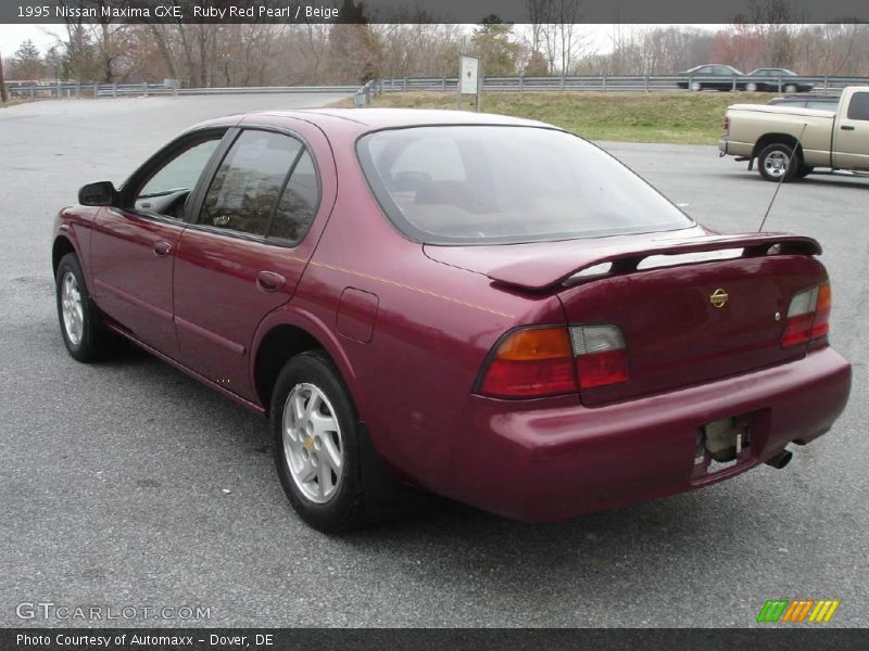 Ruby Red Pearl / Beige 1995 Nissan Maxima GXE