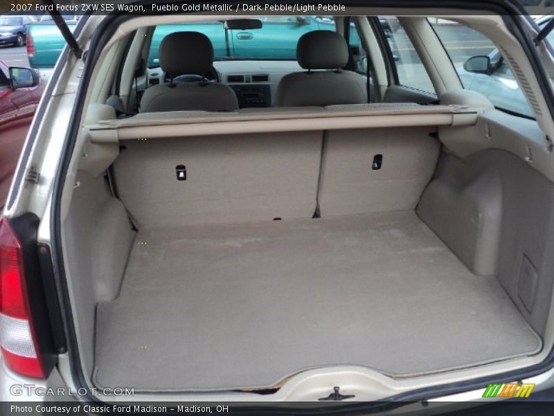  2007 Focus ZXW SES Wagon Trunk