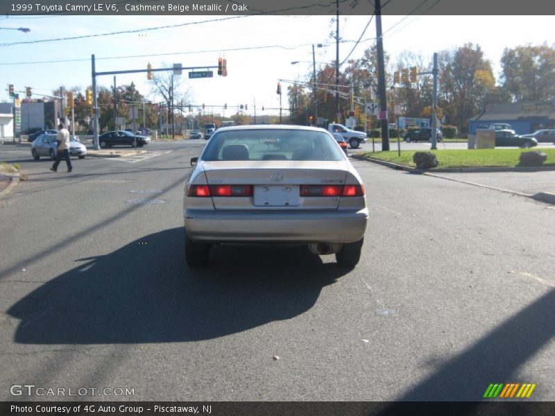 Cashmere Beige Metallic / Oak 1999 Toyota Camry LE V6