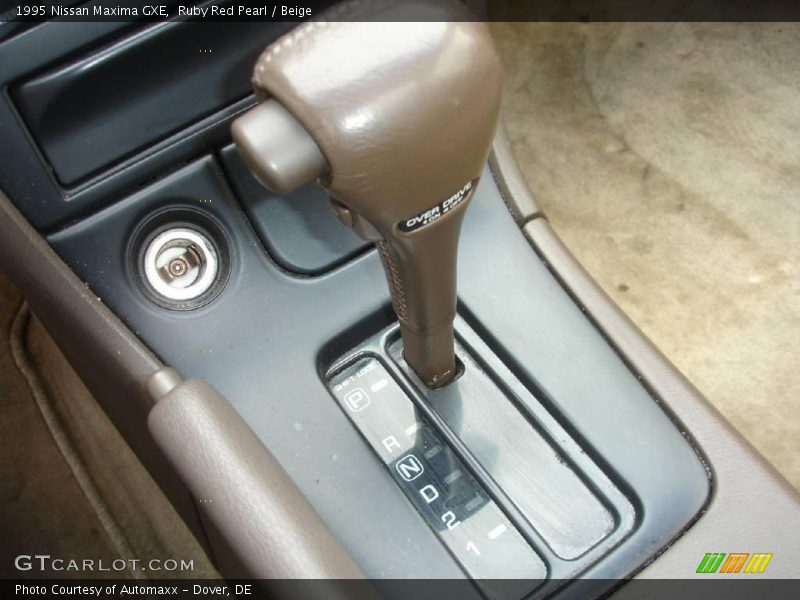 Ruby Red Pearl / Beige 1995 Nissan Maxima GXE