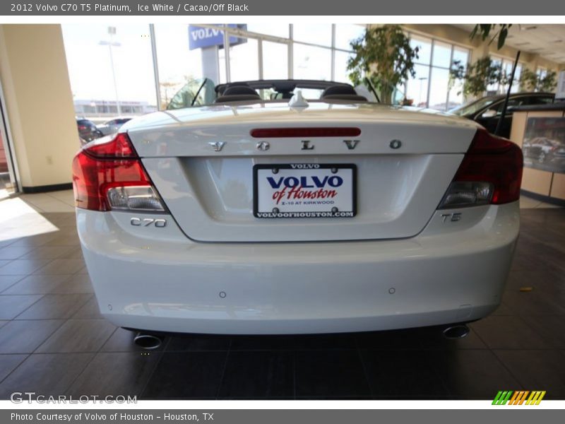 Ice White / Cacao/Off Black 2012 Volvo C70 T5 Platinum