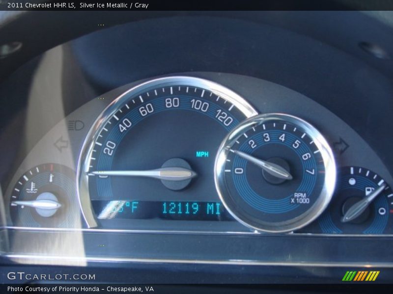 Silver Ice Metallic / Gray 2011 Chevrolet HHR LS